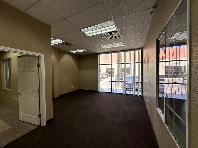 More Photos Of 5178 W Patrick Ln, Las Vegas Warehouse For Lease