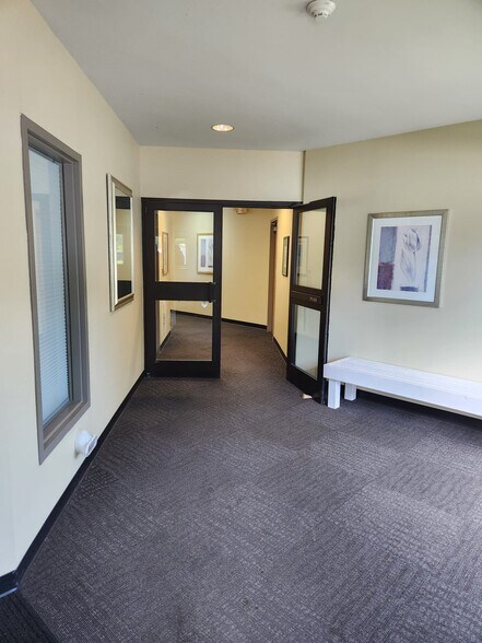 More Photos Of 743 Columbia Tpke, East Greenbush Medical For Lease