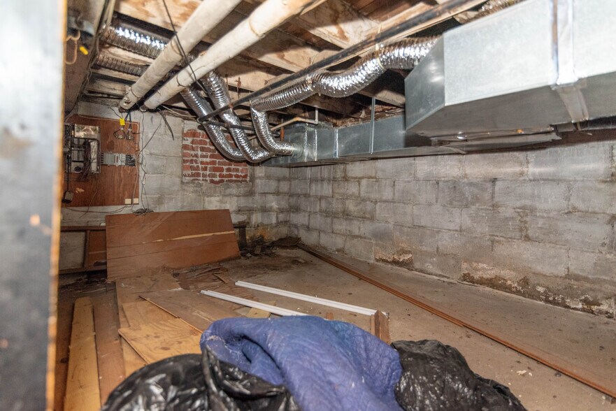 More Photos Of 4905 Liberty Heights Ave, Gwynn Oak Storefront Retail Residential For Sale