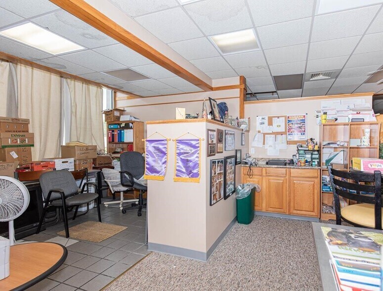 More Photos Of 1630 Commercial St, Warsaw Restaurant For Sale
