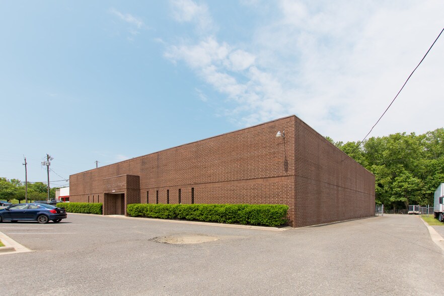 More Photos Of 4200 Revolution Park Dr, Charlotte Manufacturing For Lease
