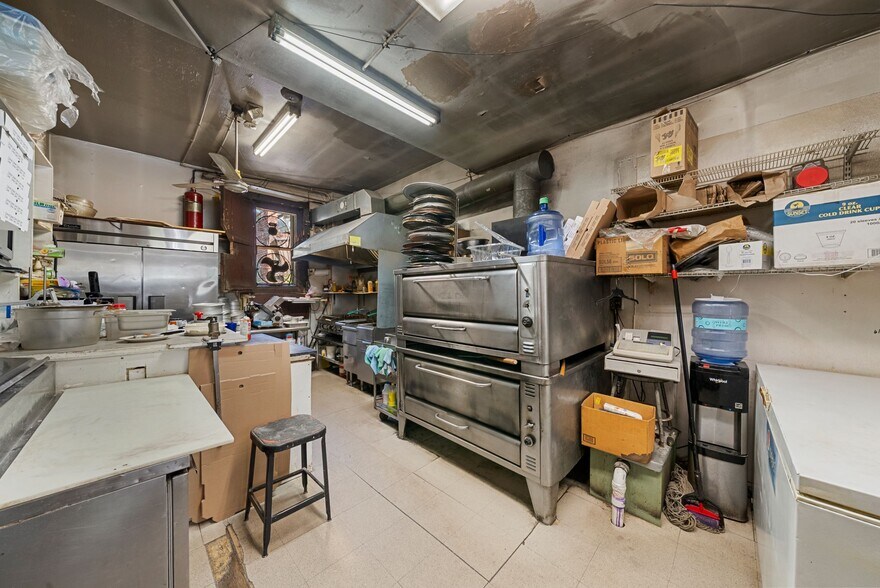 More Photos Of 859-863 Washington St, Boston Storefront For Sale