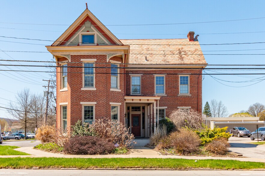 Primary Photo Of 323 S Main St, Zelienople Office Residential For Lease