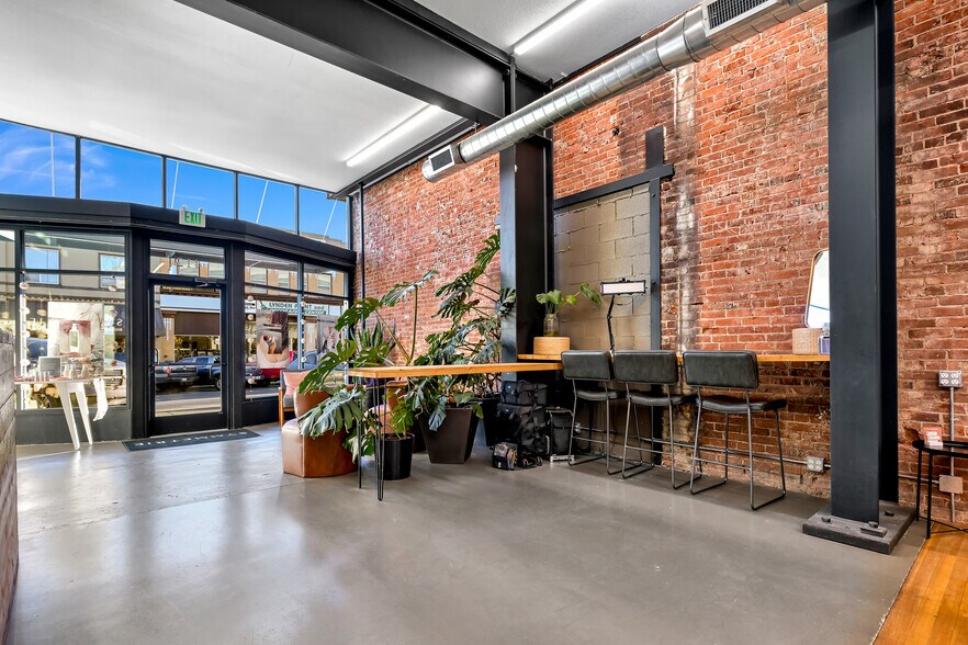 More Photos Of 412 Front St, Lynden Storefront Retail Residential For Sale