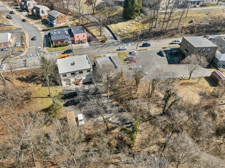 More Photos Of 450 Castle Shannon Blvd, Pittsburgh Storefront For Sale