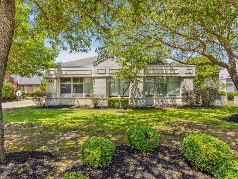 More Photos Of 410-430 N Carroll Ave, Southlake Unknown For Lease