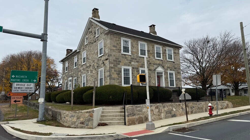 More Photos Of 797 Main St, Tatamy Office Residential For Lease