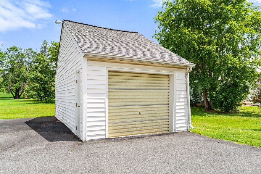 More Photos Of 401 E Pulaski Hwy, Elkton Medical For Sale