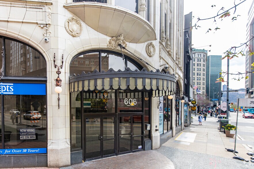 More Photos Of 606 Liberty Ave, Pittsburgh Coworking Space