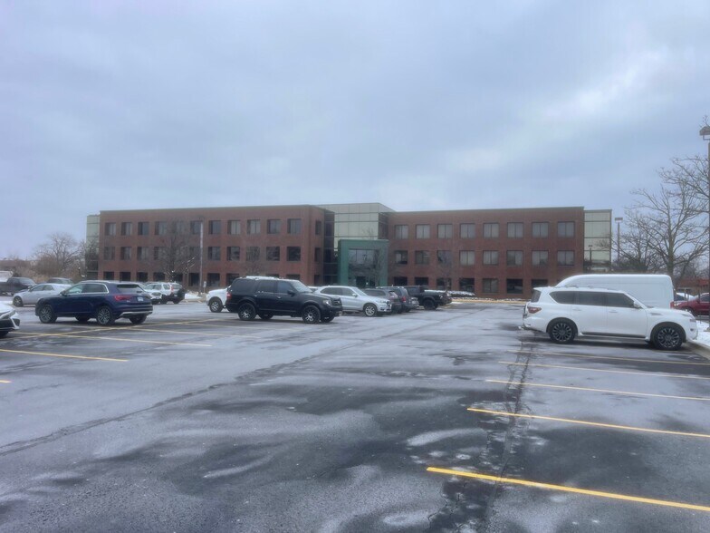 More Photos Of 900 S Frontage Rd, Woodridge Office For Lease