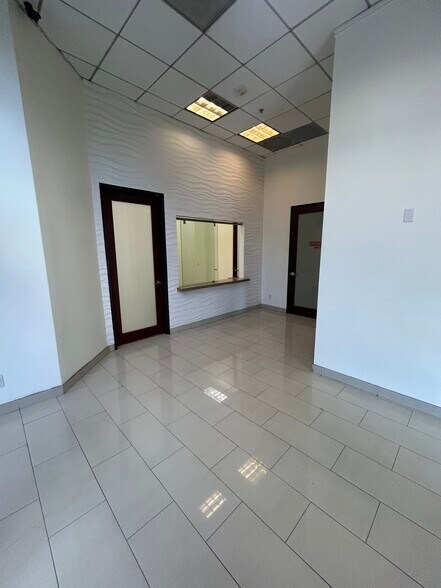 More Photos Of 50 N La Cienega Blvd, Beverly Hills Coworking Space