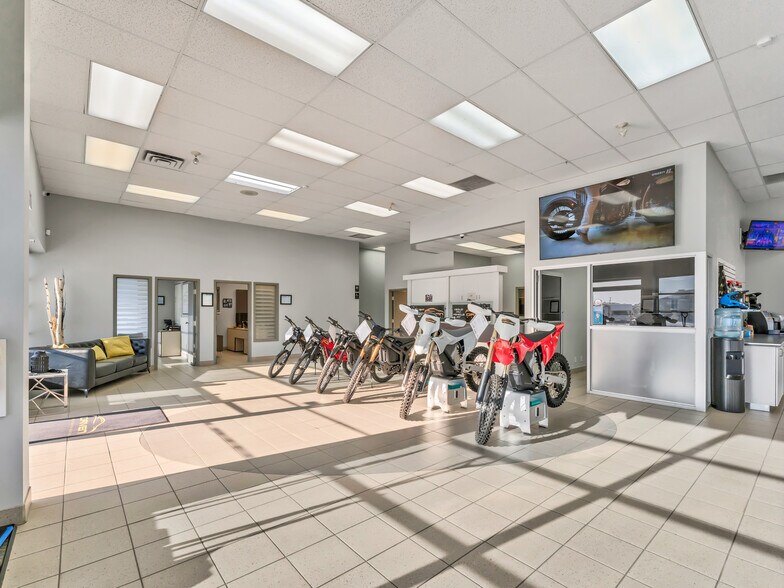 More Photos Of 1276 Trans Canada Way SE, Medicine Hat Showroom For Sale