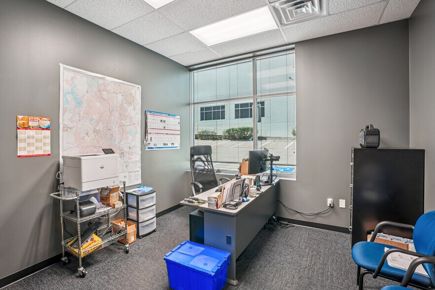 More Photos Of 2251 Picadilly Dr, Austin Warehouse For Lease