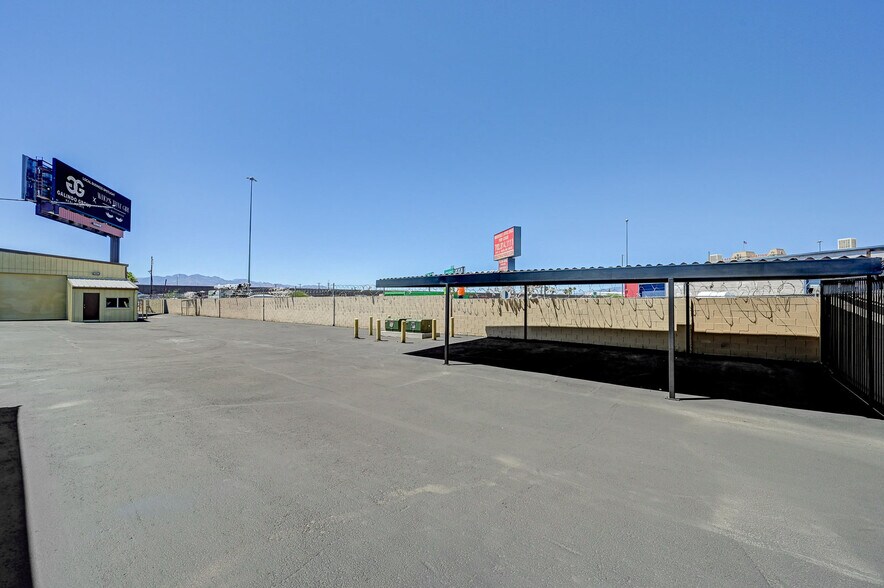 More Photos Of 2951 Westwood Dr, Las Vegas Distribution For Lease