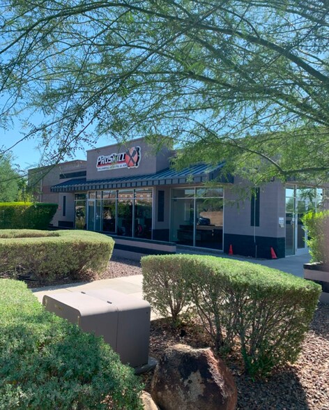 More Photos Of 4215 W Fortune Dr, Anthem Showroom For Lease