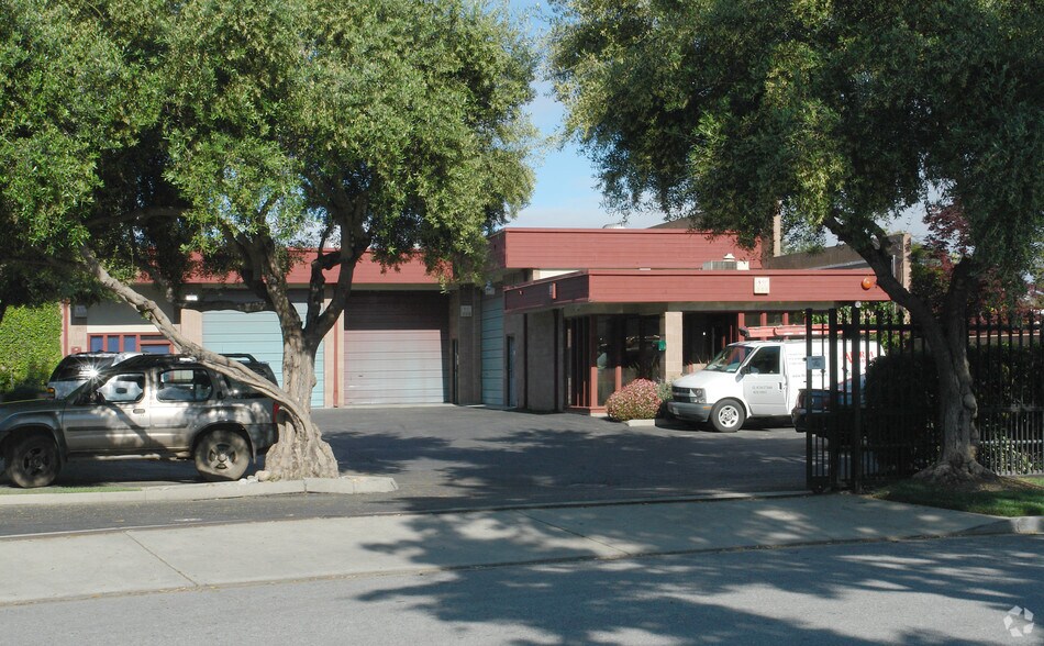More Photos Of 529 Forman Dr, Campbell Service For Lease