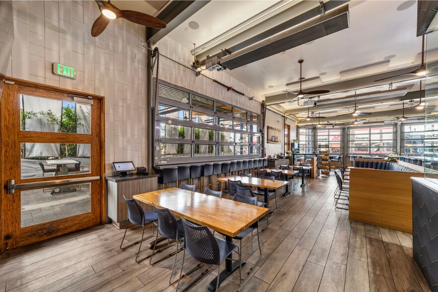 More Photos Of 236 S Coast Hwy, Oceanside Storefront For Lease