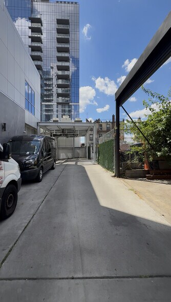 Primary Photo Of 3354 Farrington St, Flushing Industrial For Lease