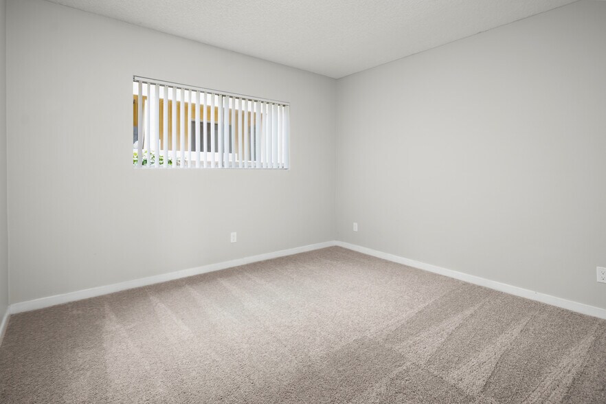 More Photos Of 725 Alturas Ln, Fallbrook Apartments For Sale