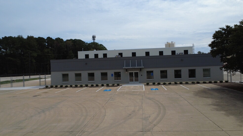 More Photos Of 1828 S Military Hwy, Chesapeake Warehouse For Lease