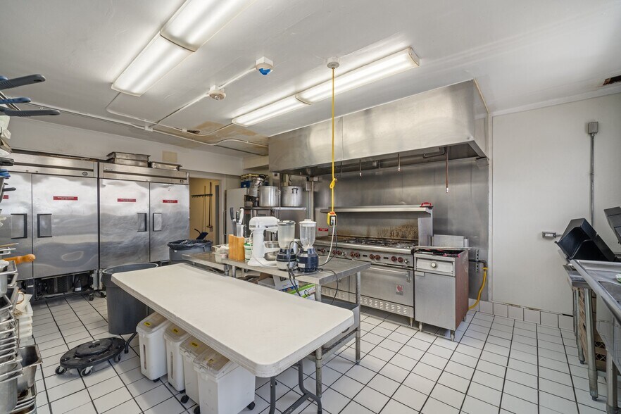 More Photos Of 917 Whittier Blvd, Montebello Storefront For Sale