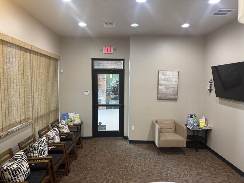 More Photos Of 1621 S Midtown Pl, Oklahoma City Medical For Sale