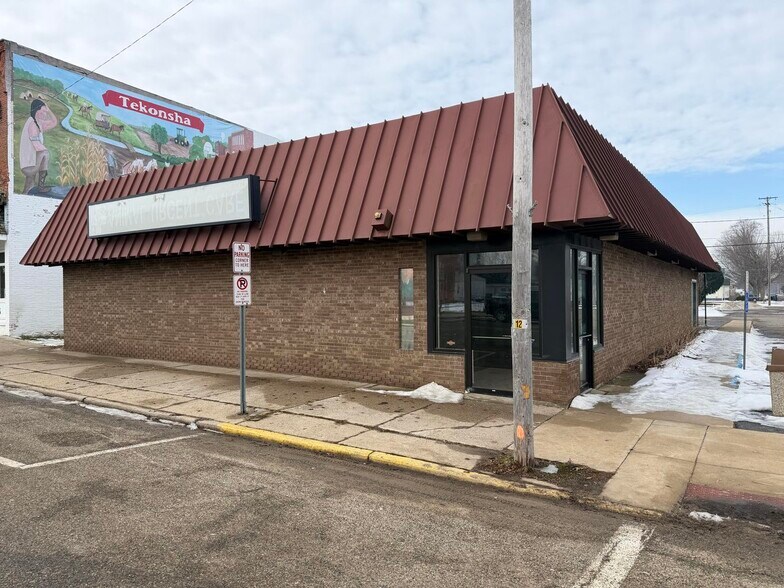 Primary Photo Of 129 N Main St, Tekonsha Freestanding For Sale