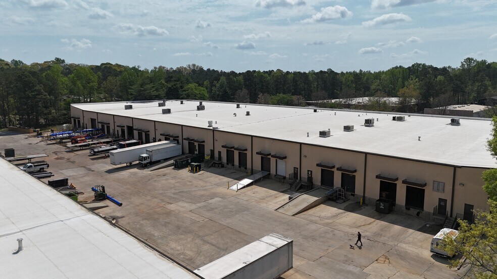 More Photos Of 5370 Truman Dr, Decatur Distribution For Lease