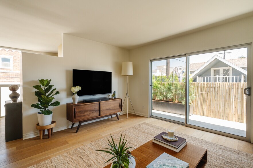 More Photos Of 40 18th Ave, Venice Apartments For Sale