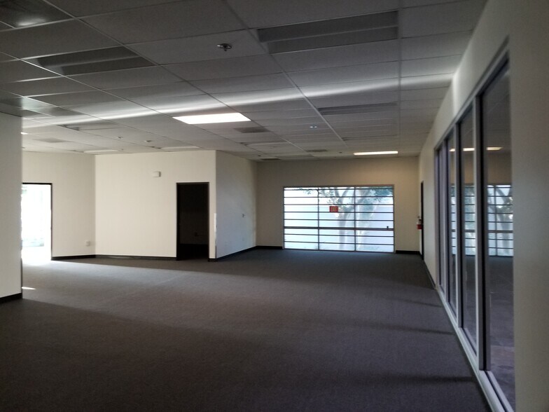 More Photos Of 840 S Rochester Ave, Ontario Showroom For Lease