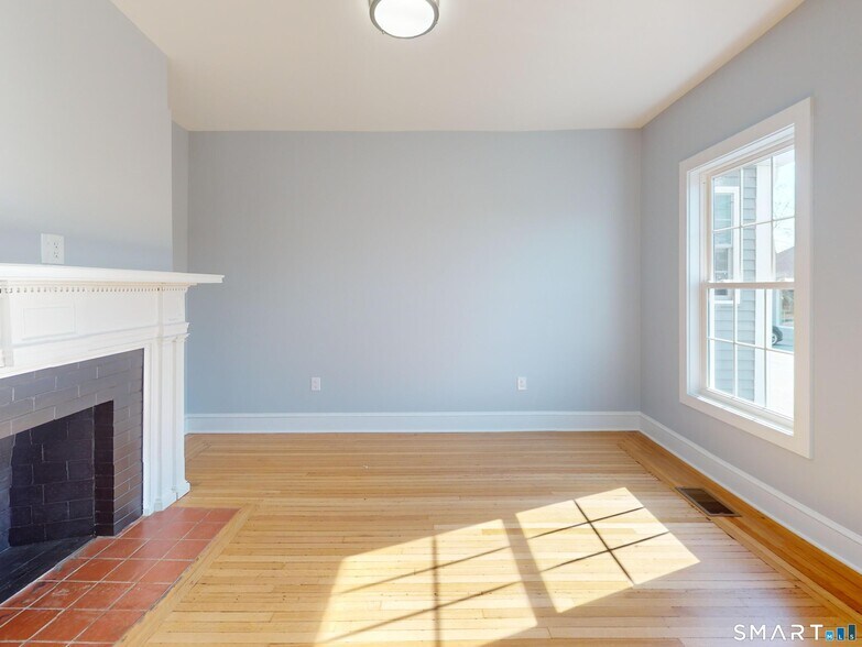 More Photos Of 132 - 2 Boston Post Rd, East Lyme Freestanding For Lease