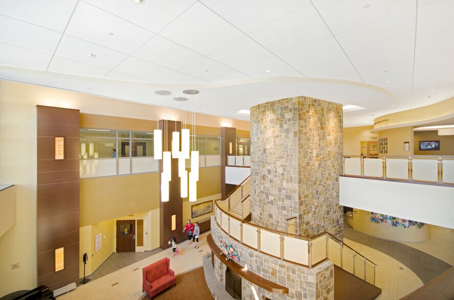 More Photos Of 201 N Mountain Rd, Plainville Medical For Lease
