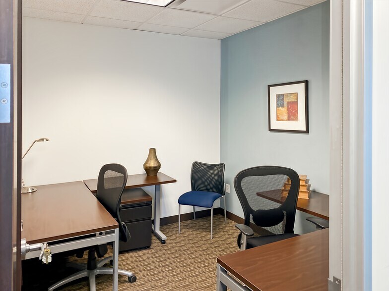 More Photos Of 1431 Opus Pl, Downers Grove Coworking Space