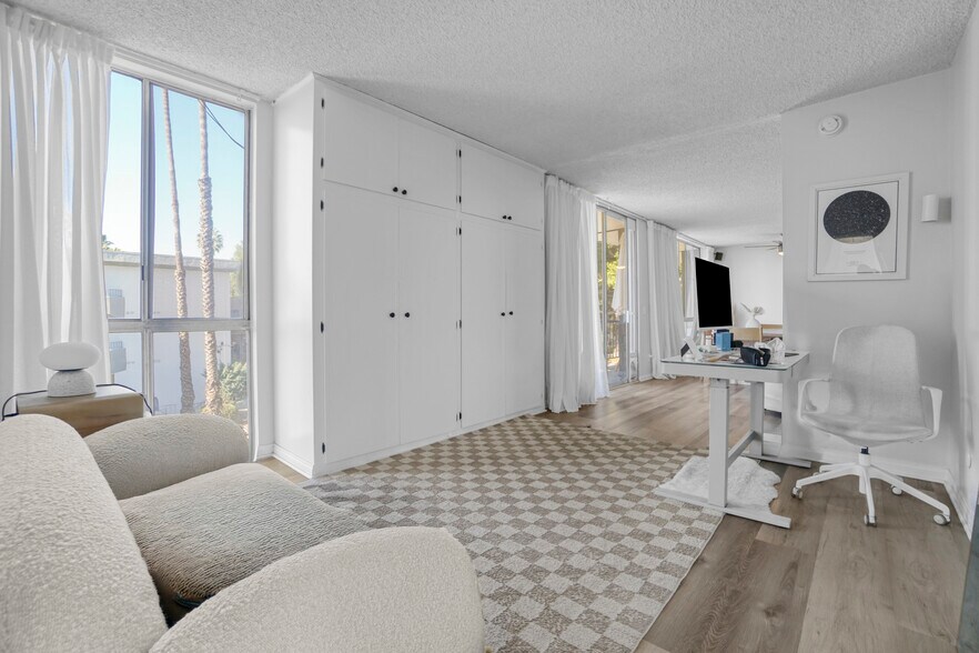 More Photos Of 8011 Romaine St, Los Angeles Apartments For Sale