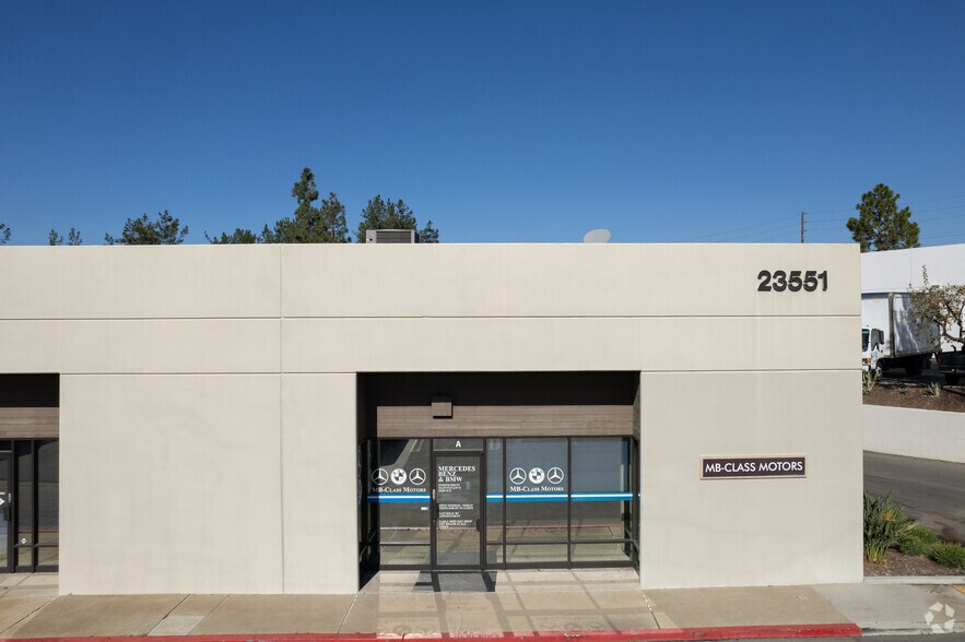 More Photos Of 23461 Ridge Route Dr, Laguna Hills Unknown For Lease