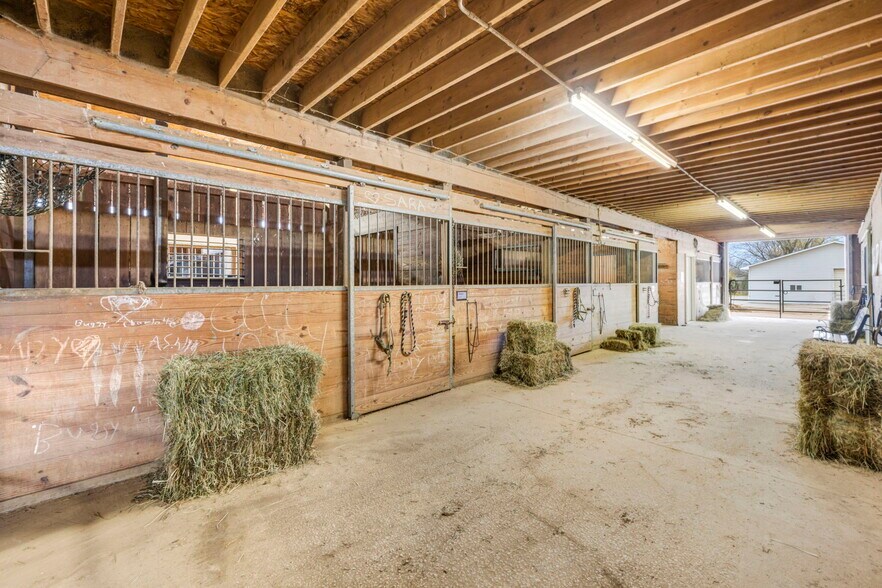 More Photos Of 16449 S Boone Rd, Columbia Station Specialty For Sale
