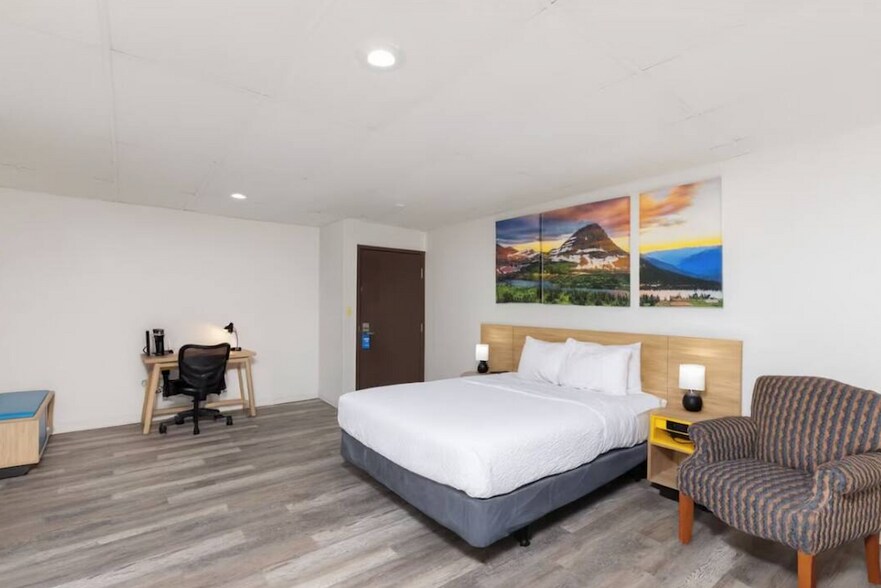 More Photos Of 109 16th St, Wheatland Hotel For Sale
