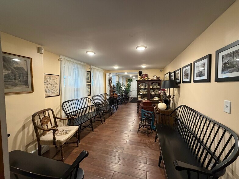 More Photos Of 170 South St, Brooklyn Restaurant For Sale