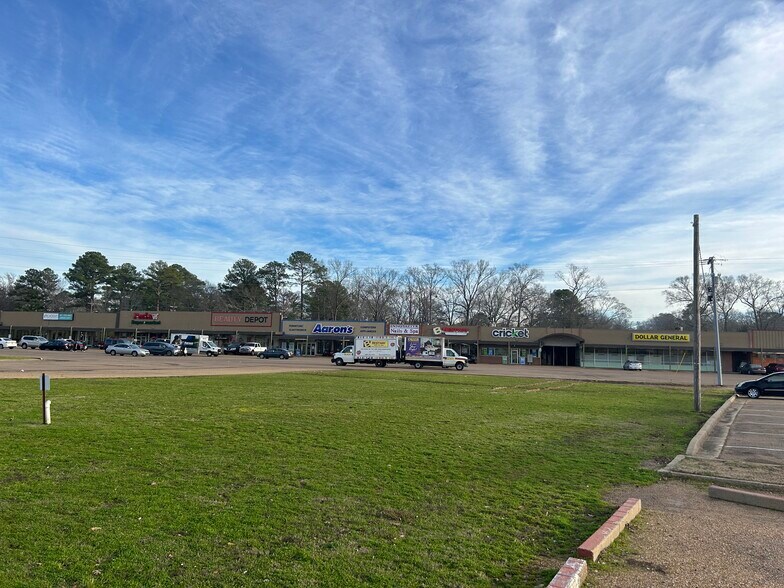 More Photos Of 3117-3167 Us-80 E, Jackson Unknown For Lease