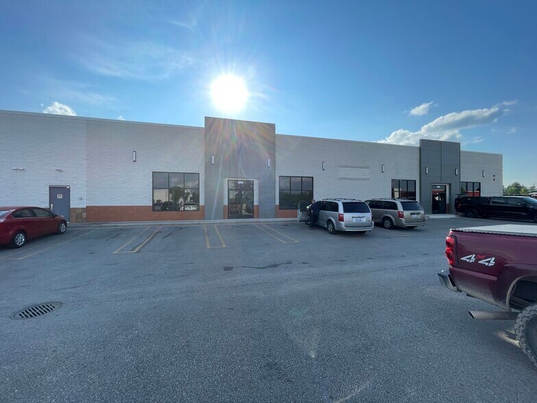 More Photos Of 6914 Eastman Ave, Midland Freestanding For Lease