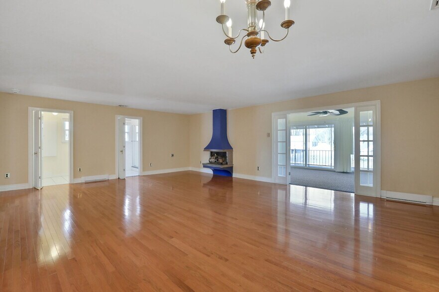 More Photos Of 411 Albany Ave, Kingston Storefront Retail Office For Sale