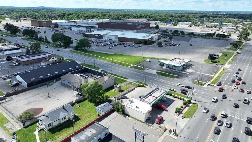 More Photos Of 7040-7060 N Wayne Rd, Westland Freestanding For Sale