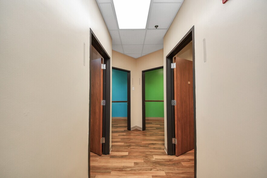 More Photos Of 3521 Town Center Blvd, Sugar Land Medical For Lease