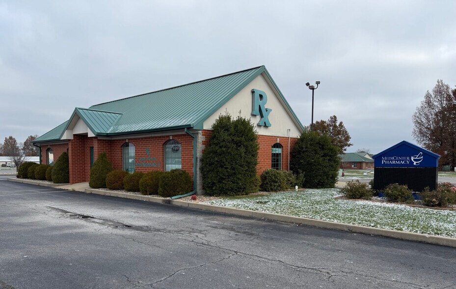Primary Photo Of 401 Rushing Dr, Herrin Drugstore For Sale
