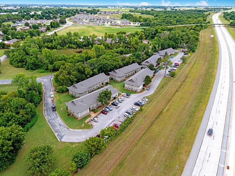 More Photos Of 3000 S 9th St, Chickasha Apartments For Sale