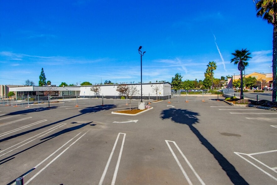 More Photos Of 760-762 W Mission Ave, Escondido Auto Repair For Lease