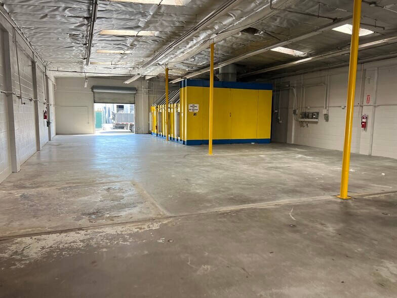 More Photos Of 500 S Raymond Ave, Fullerton Warehouse For Lease