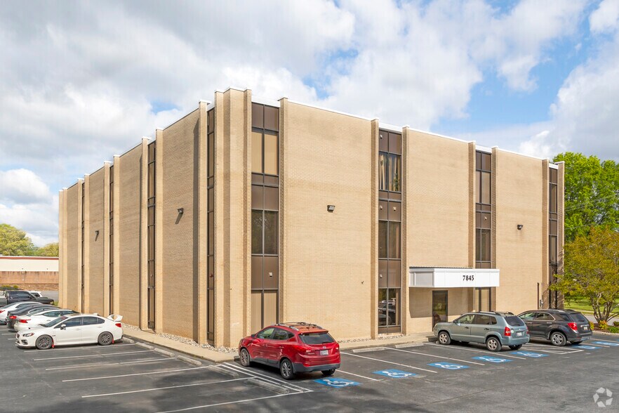 More Photos Of 7845 Oakwood Rd, Glen Burnie Medical For Lease