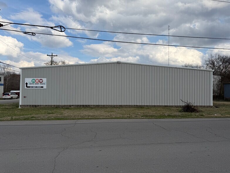 More Photos Of 41 Hart St, Nashville Warehouse For Lease