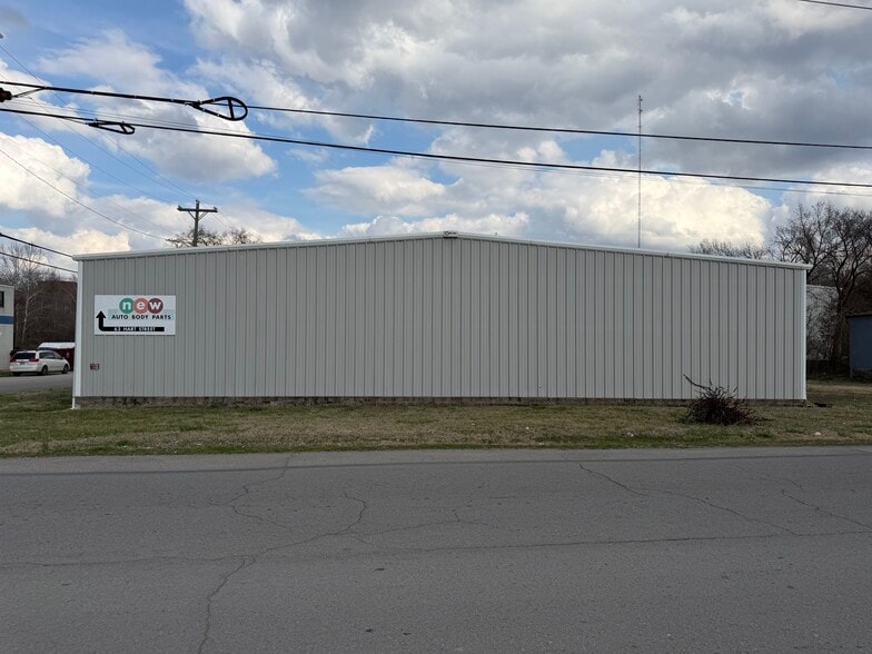 More Photos Of 41 Hart St, Nashville Warehouse For Lease